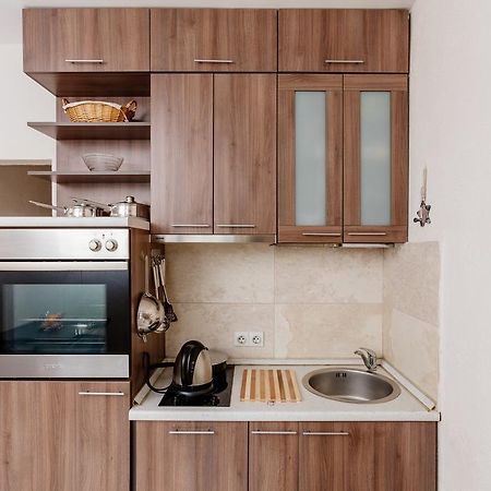 Celine'S Place By The Sea Kotor Bagian luar foto