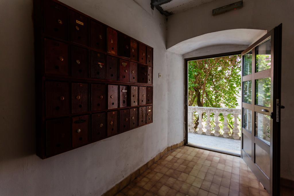 Celine'S Place By The Sea Kotor Bagian luar foto