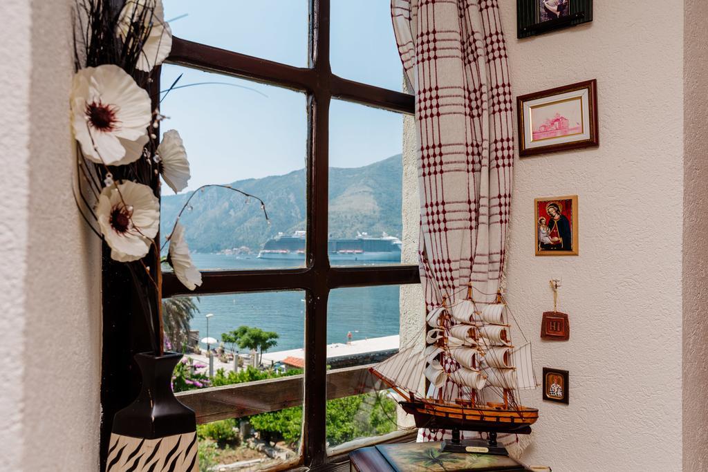 Celine'S Place By The Sea Kotor Bagian luar foto