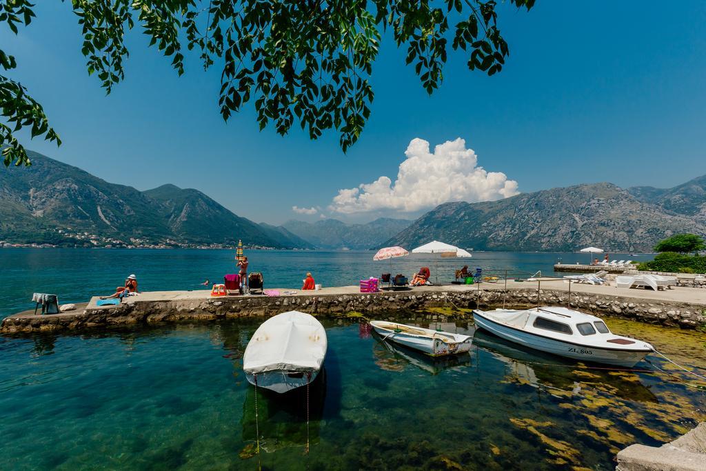 Celine'S Place By The Sea Kotor Bagian luar foto