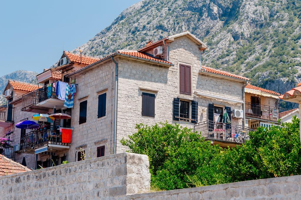Celine'S Place By The Sea Kotor Bagian luar foto