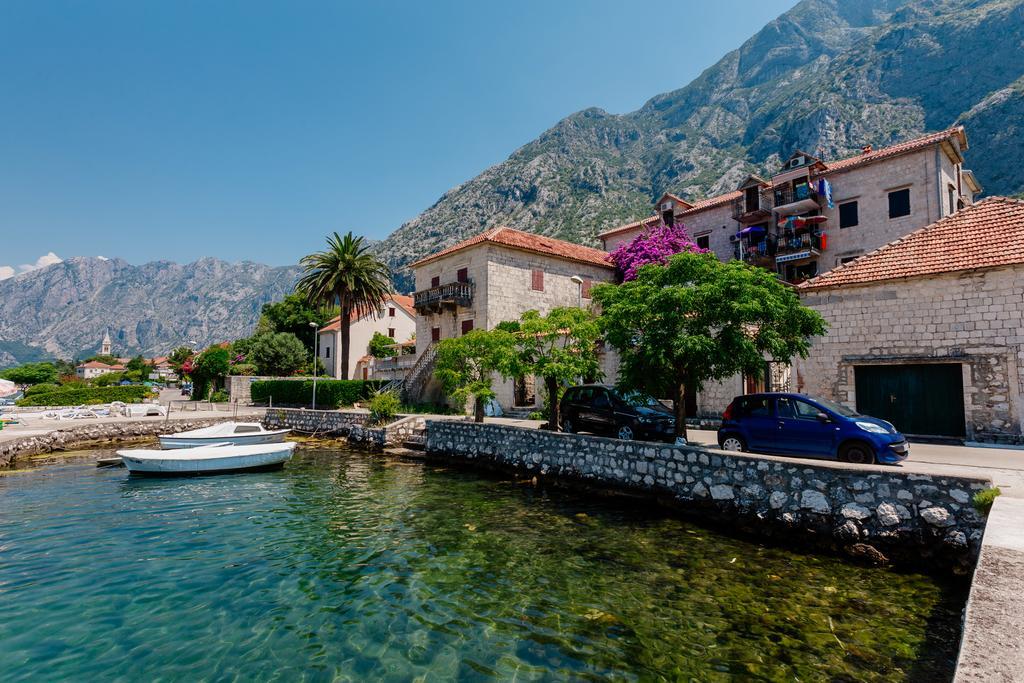 Celine'S Place By The Sea Kotor Bagian luar foto