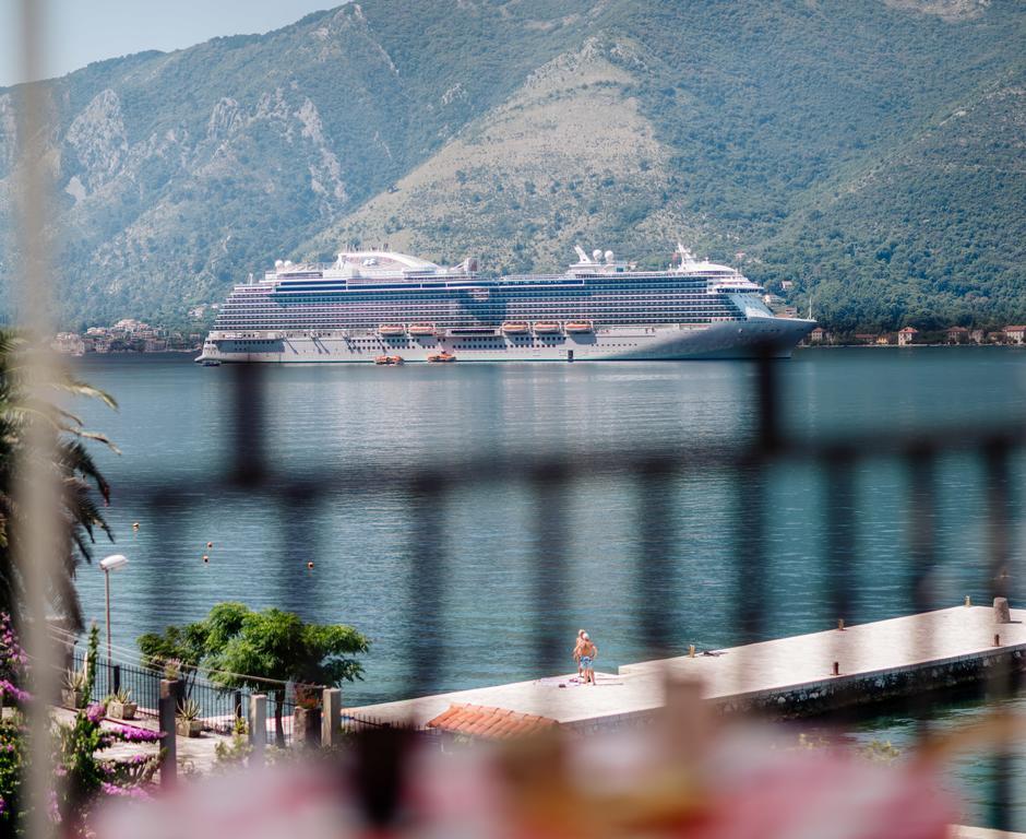 Celine'S Place By The Sea Kotor Bagian luar foto