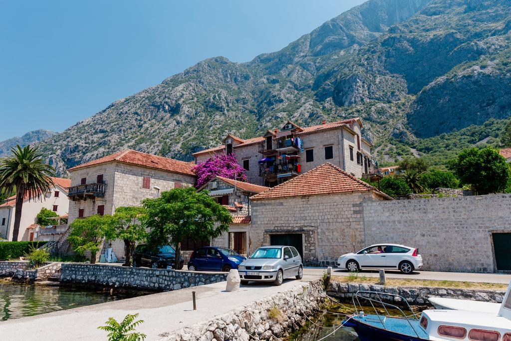 Celine'S Place By The Sea Kotor Bagian luar foto