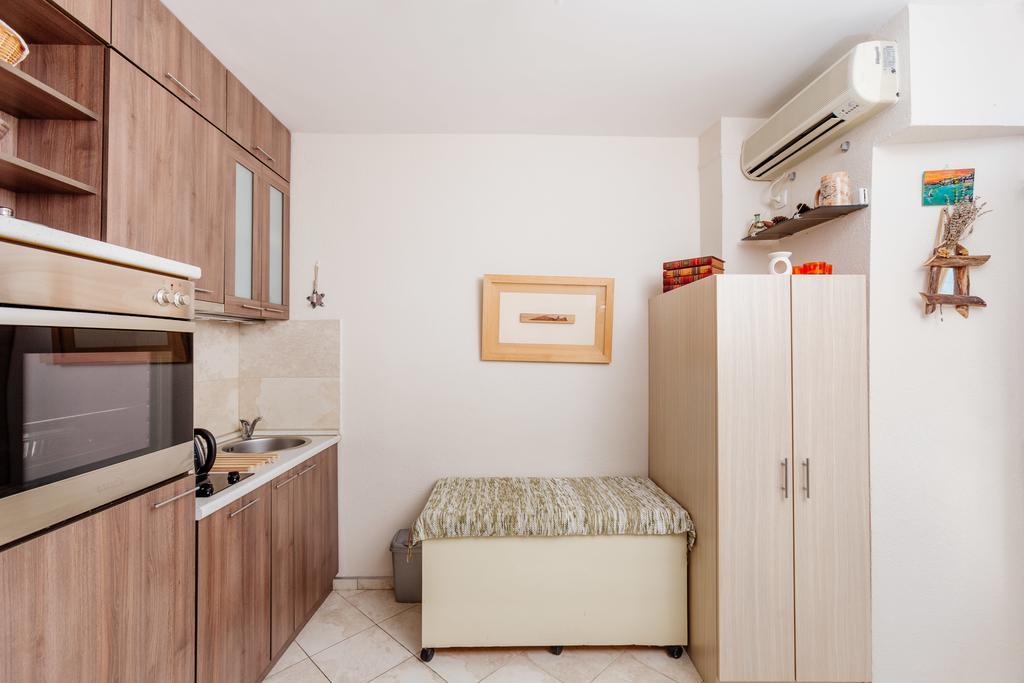 Celine'S Place By The Sea Kotor Bagian luar foto