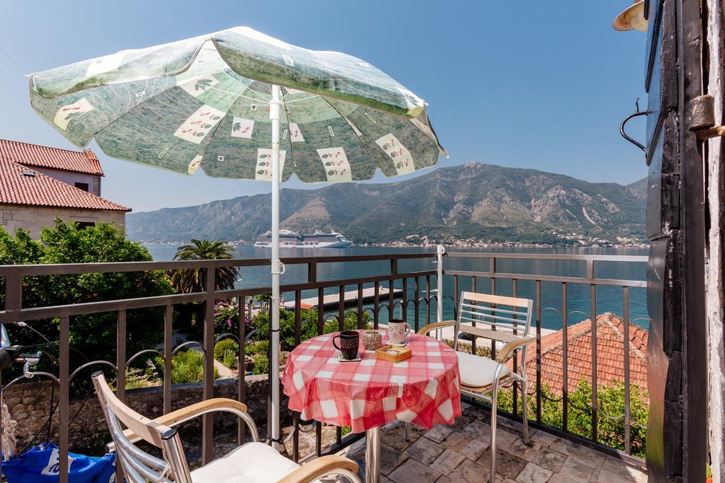 Celine'S Place By The Sea Kotor Bagian luar foto