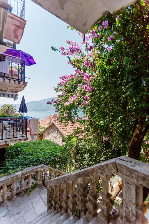 Celine'S Place By The Sea Kotor Bagian luar foto